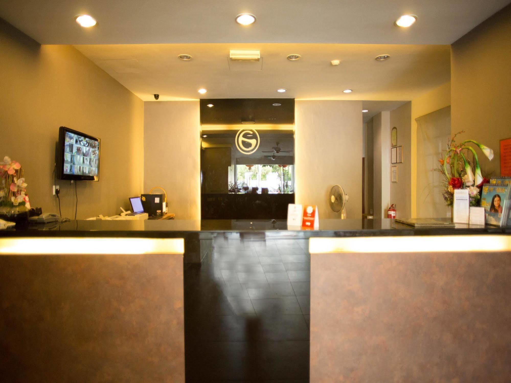 Golden Court Hotel - Tun Abdul Razak Johor Bahru Esterno foto