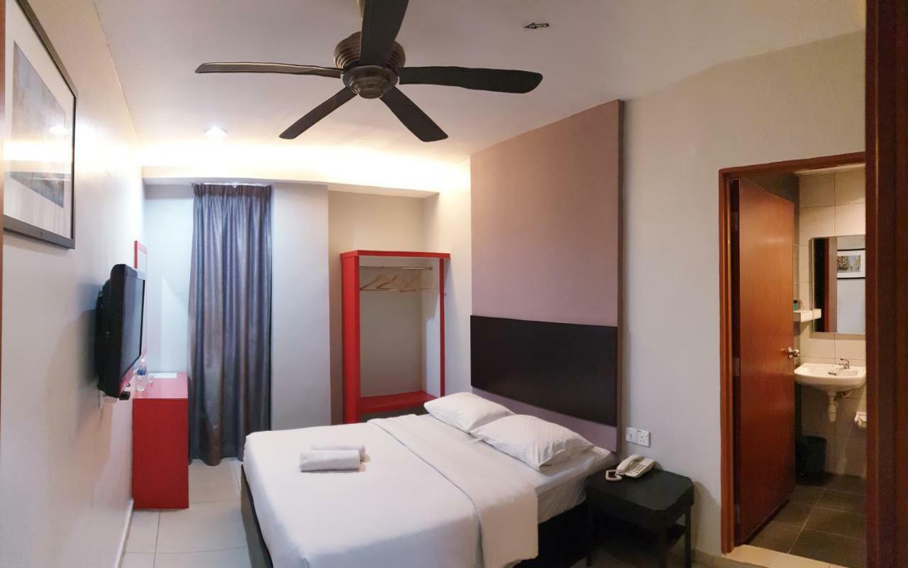 Golden Court Hotel - Tun Abdul Razak Johor Bahru Esterno foto