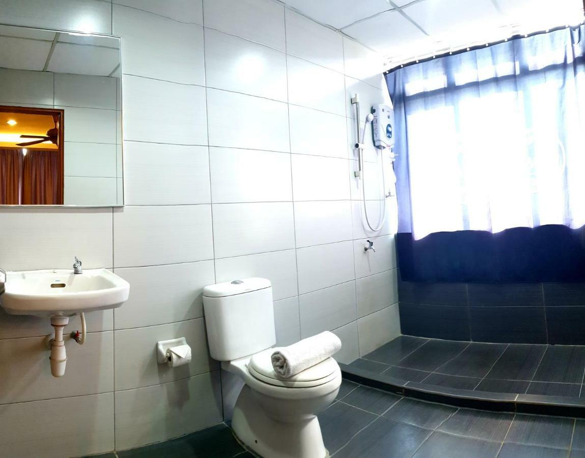 Golden Court Hotel - Tun Abdul Razak Johor Bahru Esterno foto
