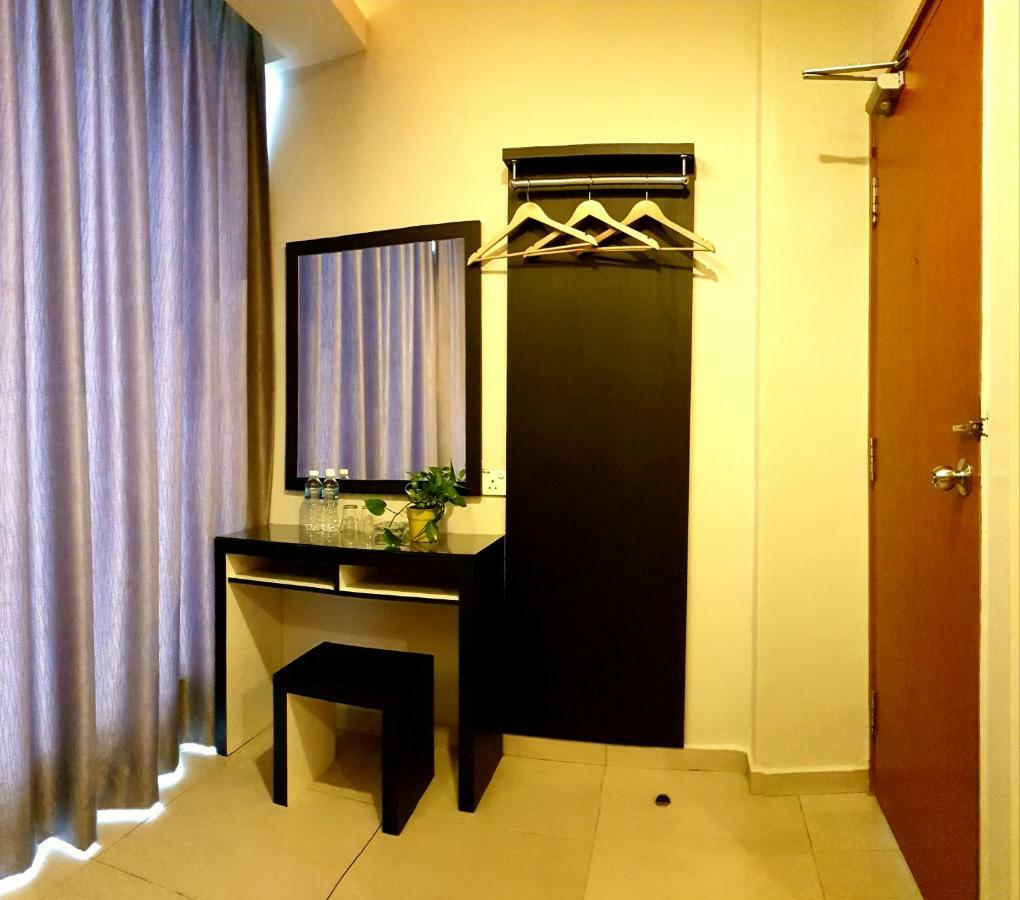 Golden Court Hotel - Tun Abdul Razak Johor Bahru Esterno foto