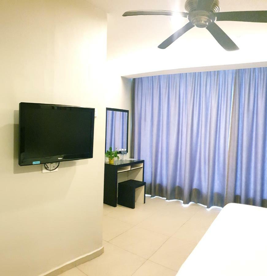 Golden Court Hotel - Tun Abdul Razak Johor Bahru Esterno foto