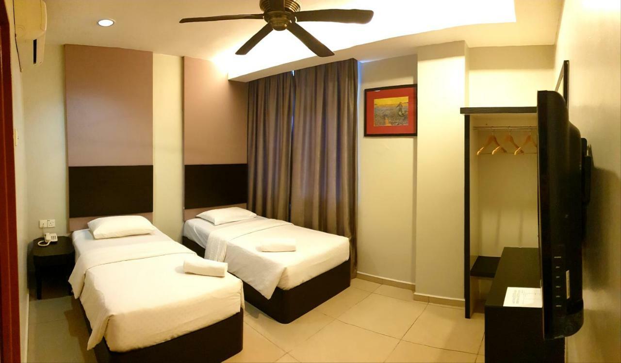 Golden Court Hotel - Tun Abdul Razak Johor Bahru Esterno foto
