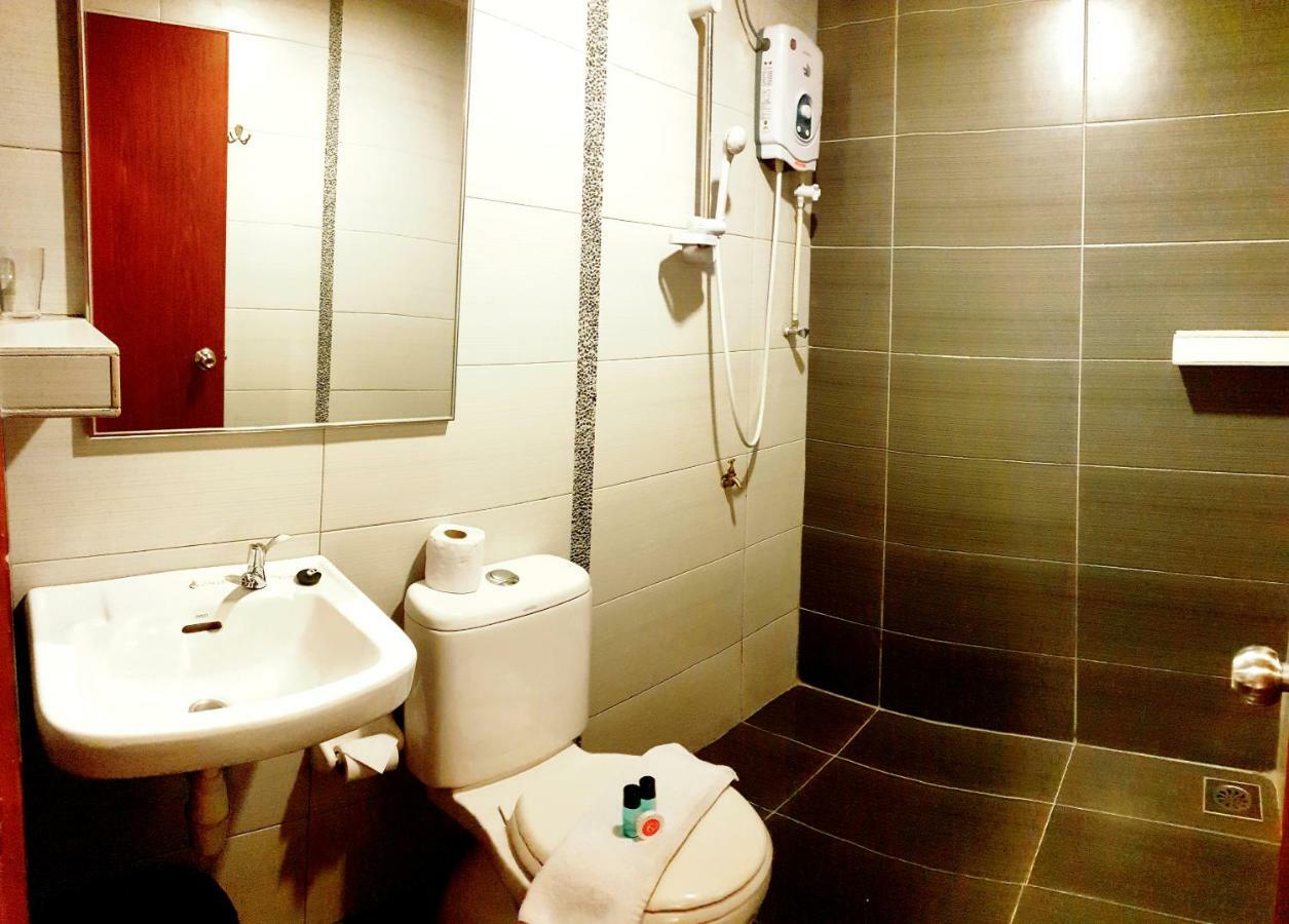 Golden Court Hotel - Tun Abdul Razak Johor Bahru Esterno foto