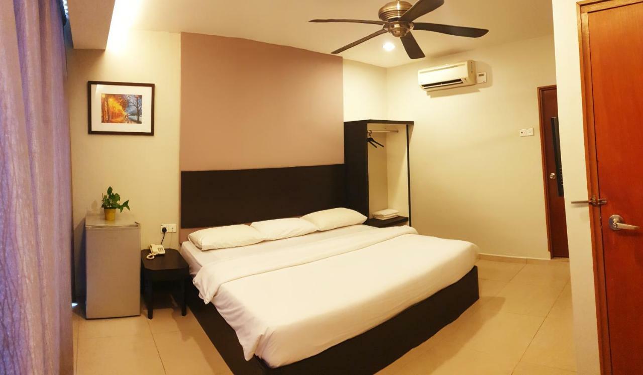 Golden Court Hotel - Tun Abdul Razak Johor Bahru Esterno foto