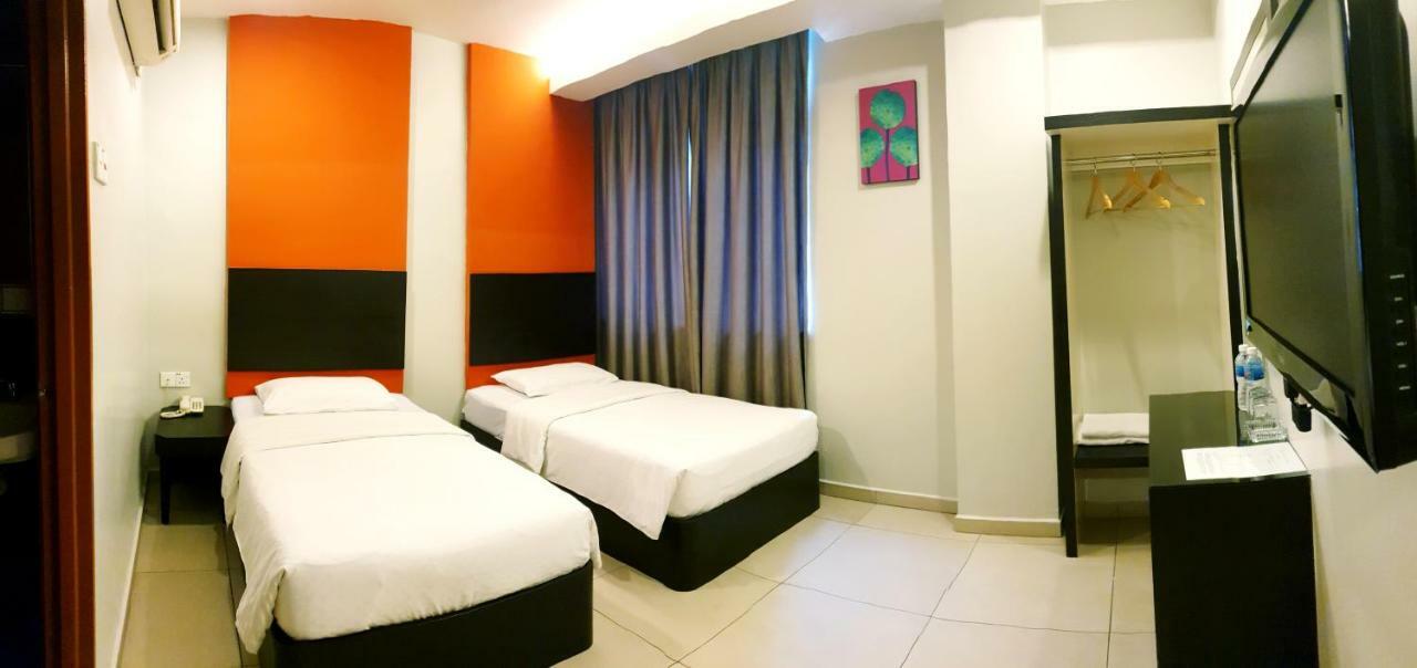 Golden Court Hotel - Tun Abdul Razak Johor Bahru Esterno foto